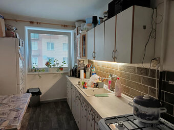 Predaj 3 izbový tehlový byt s balkónom, 78 m2 centrum Brezno - 5