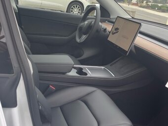 Tesla Y Long range AWD PLNÁ ZÁRUKA - 5