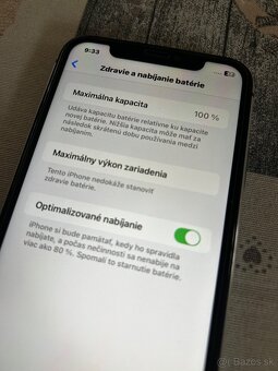 iPhone XR 256GB - 100% batéria - 5