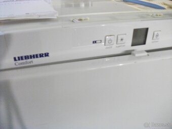 Pekná,zachovalá chladnička s mrazákom zn.LIEBHERR. - 5