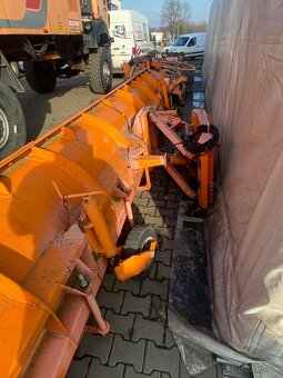 Prodáme stroj na čištění obrovských ploch MB 2031, 4x4, - 5