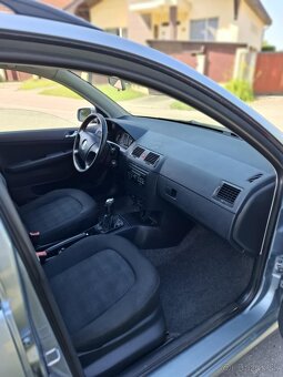 Predam škoda fabia 1.4 16v benzín kw 74 r.v 2006 - 5