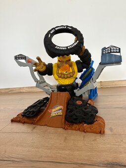 hot wheels monster trucks arena smashers - 5