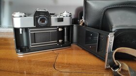 Starý fotoaparát Zenit E - 5