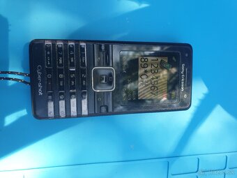 Sony Ericsson k770i - 5
