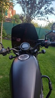 Štit na Honda Rebel 500 - 5