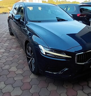 VOLVO V60 B4 INSCRIPTION B4 2,0D/145KW A8 2022 - 5