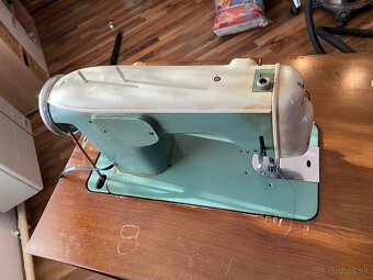 Mechanický šijací stroj Lada 236 - 5