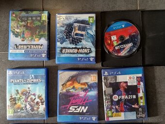 Playstation 4  PRO 1TB - 5