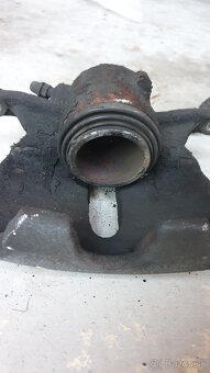 Predné brzdy / strmene orig. VW - 5