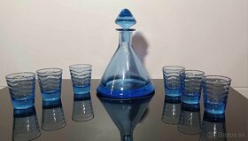 Nadherná modrá karafa plus 6 pohárikov nepoškodené - 5