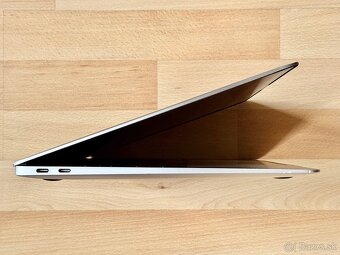 MacBook Air 13", Silver, Výdrž batérie 6 hod. - 5