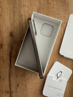 Apple iPhone 15 Pro - 5