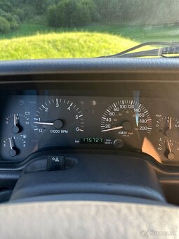 Predám Jeep Cherokee XJ LIMITED 4.0l benzín - 5