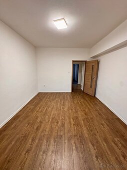 Centrum 3. Izbový byt VT s balkónom 79m2 Námestie Slobody - 5