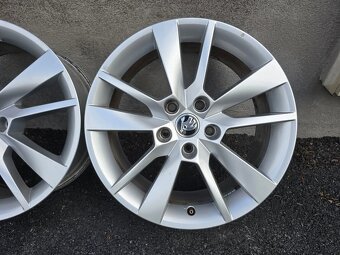 SKODA Trius elektrony 5X112 R17 et49 J7 - 5