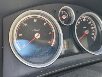 Opel Astra GTC - 5