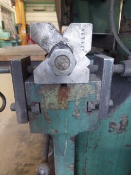 Použitý ohraňovací lis LO 50/2500, r. v. 1972 - 5