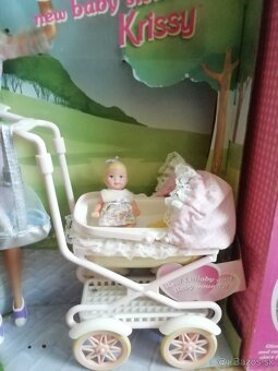 Realisticka klbova babika a kracajuca Barbie s kociarom - 5