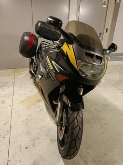 HONDA CBR1000F - 5
