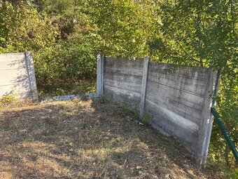Betónový plot - 22m dlhý, 2m vysoký - 5