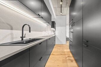 EXKLUZÍVNY MEZONETOVÝ 4i byt ( 103 m2 ), NADSTAVBA, KLÍMA, L - 5