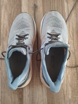 Botasky Hoka - 5