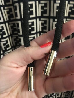 NOVÝ FENDI damsky svetrik z kapucnickou L - 5