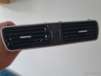 PODSVIETENE VYDUCHY VENTILACIE PASSAT - 5