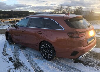 Predám KIA CEED SW GT - Line - 5