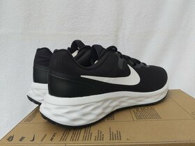 Pánské běžecké boty Nike Revolution 6 NN, vel. 45 - 5