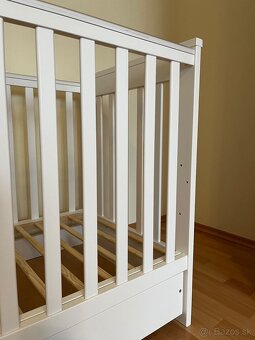 Drevná postieľka s matracou SEGUM v záruke + príslušenstvo - 5