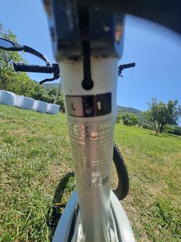 Elektrobicykel GIANT celoodpruzeny - 5