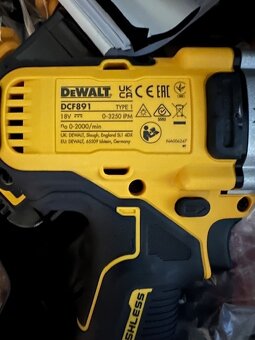 Rázový uťahovák DeWalt - 5