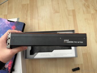 AMD Radeon PRO W7900 48 GB - 5
