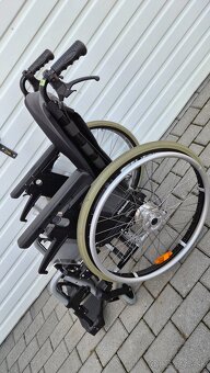 invalidny vozík 37cm pridavne brzdy pre asistenta - 5