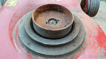 Spodok kosačky motor jikov závod Vodňany - 5