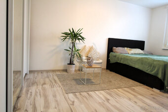 VEĽKÝ, ZREKONŠTRUOVANÝ 1I BYT AJ SO ZARIADENÍM V DÚBRAVKE - 5