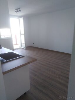 1,5 izb. byt (40,51 m2+balkón) - kvalitná rekonštrukcia - 5