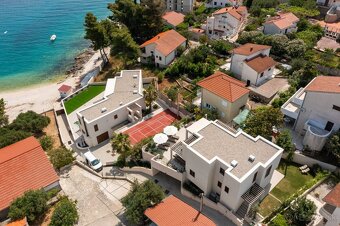 Chorvátsko, krásna vila druhý rad pri mori. - 5