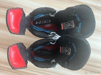 CCM FT6 PRO SR 9,5 korčule - 5