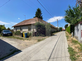 NA PREDAJ POZEMOK SO STARÝM RODINNÝM DOMOM LEHOTA PRI NITRE - 5