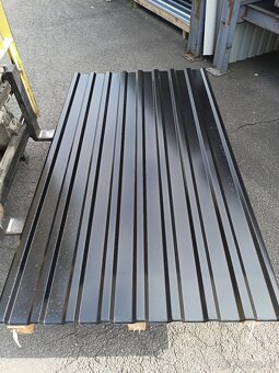 Trapezový plech T-18 čierna 0,5hr. 2m - 5
