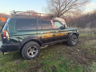 Mitshubishi Pajero Sport 2,5 TD 4x4 - 5