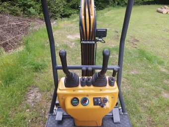 Predám minibáger s mimoosým kopaním YAMA 950 RS. - 5