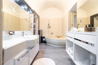 Elegantný historický byt s jedinečnou atmosférou a veľkoryso - 5