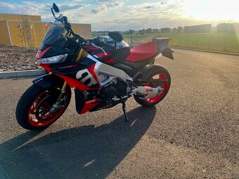 Aprilia Tuono V4 Factory - 5