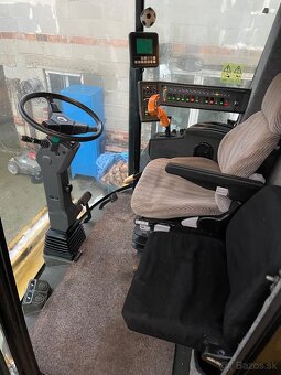 Kombajn New Holland TX68 plus 4x4 - 5