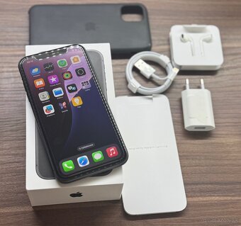 Apple iPhone 11 256GB Black - 5