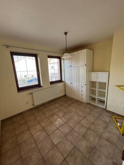 NA PRENÁJOM : Veľký 3 izbový byt na Františkánskej - 5